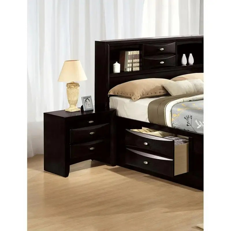 Contemporary Queen Bed with 2 Nightstands
