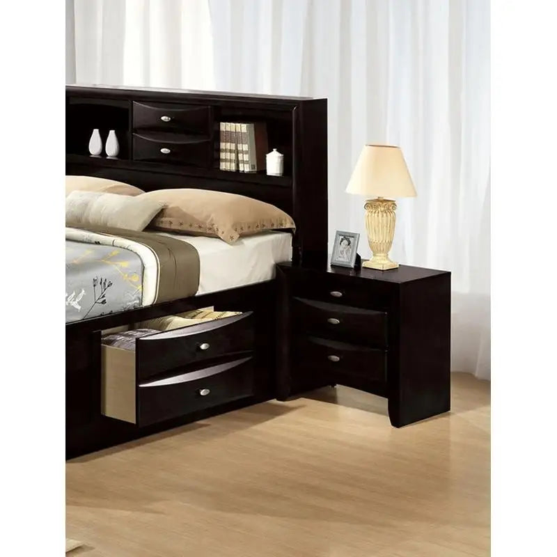Contemporary Queen Bed with 2 Nightstands